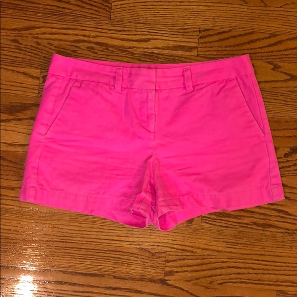 LOFT Pants - Ann Taylor Loft Women’s bright pink shorts 🌸🎀